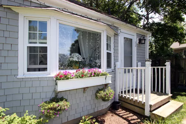 Hyannis, MA 02601,72 Grove Street