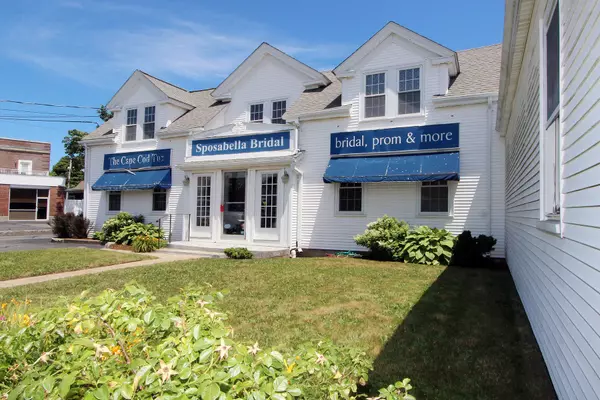 Hyannis, MA 02601,28 Barnstable Road