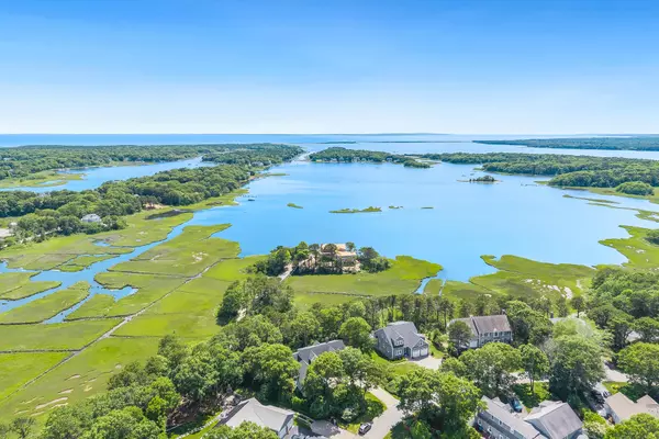 Mashpee, MA 02649,87 Bayshore Drive