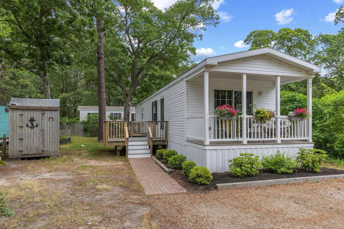 Wellfleet, MA 02667,210 West Road #B9