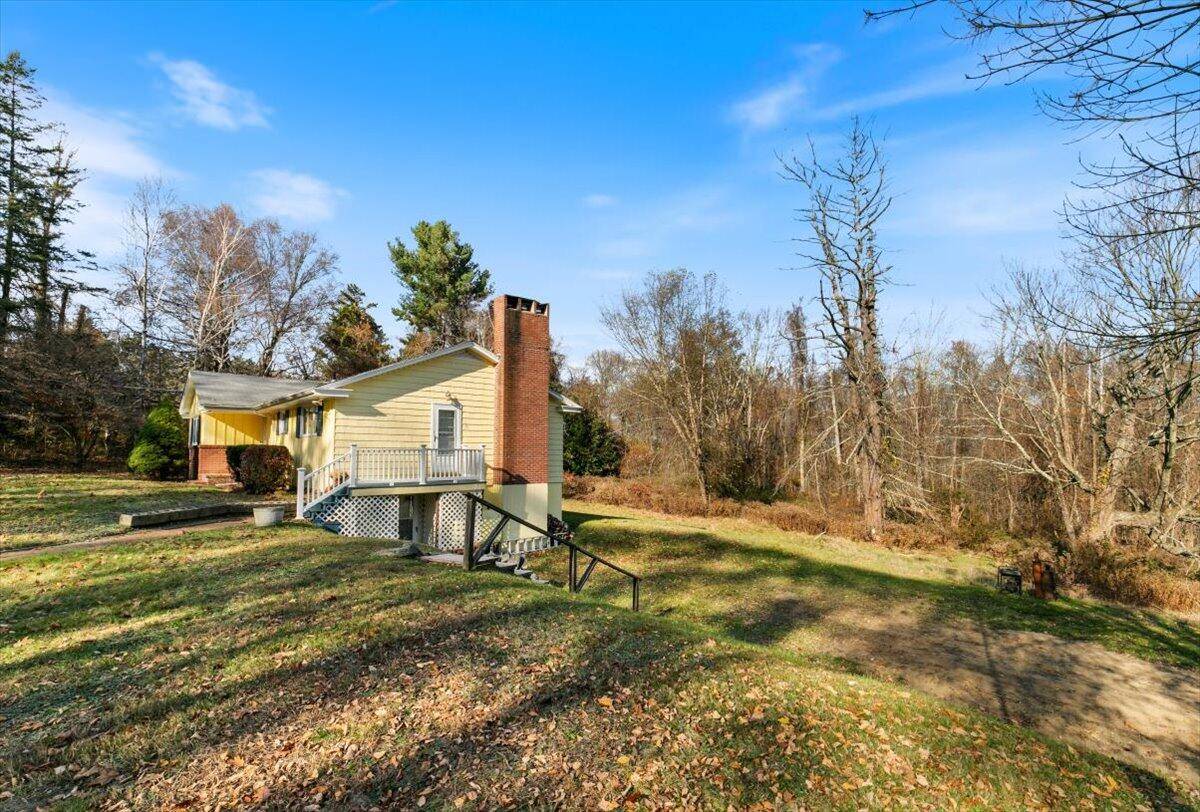 Millbury, MA 01527,30 Auburn Road