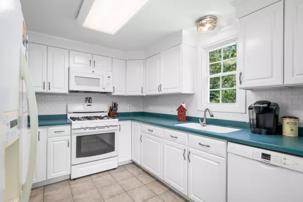 Forestdale, MA 02644,31 Artisan Way