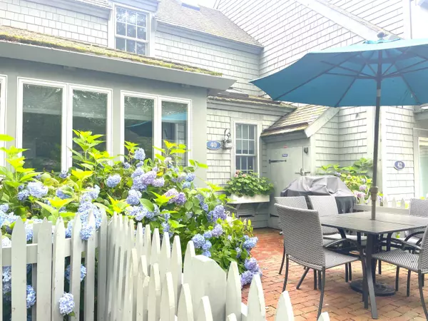 Mashpee, MA 02649,40 Brant Rock Road