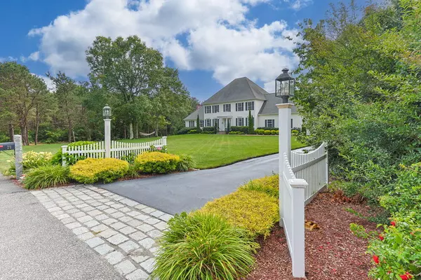 29 Weatherdeck Drive, Bourne, MA 02532