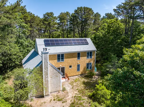 20 Thomas Coles Lane, Wellfleet, MA 02667