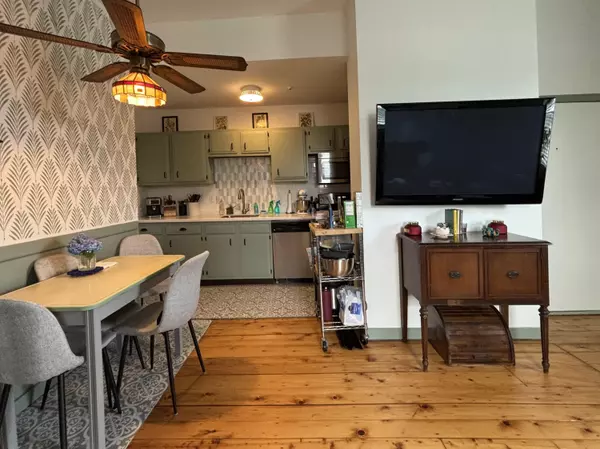 West Dennis, MA 02670,520 Main Street #5A