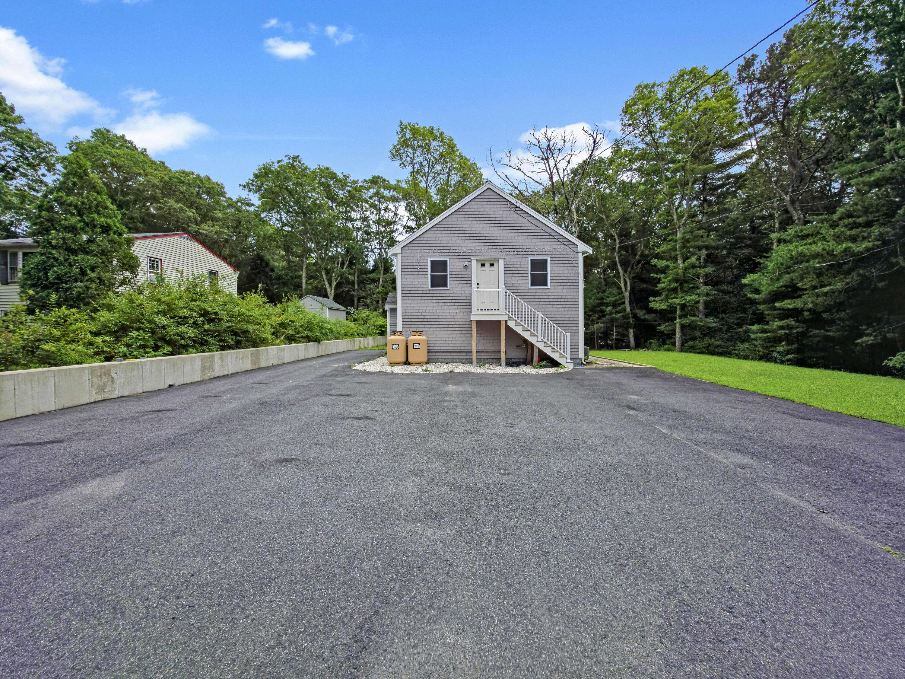Falmouth, MA 02540,1055 E Falmouth Highway