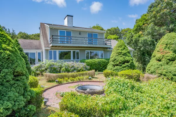 Barnstable, MA 02630,93 Harris Meadow Lane