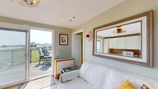 Provincetown, MA 02657,421 Commercial Street #UF