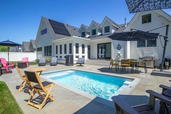 East Falmouth, MA 02536,25 Clam Lane
