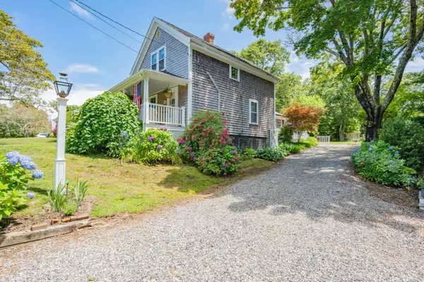 Cotuit, MA 02635,181 School Street