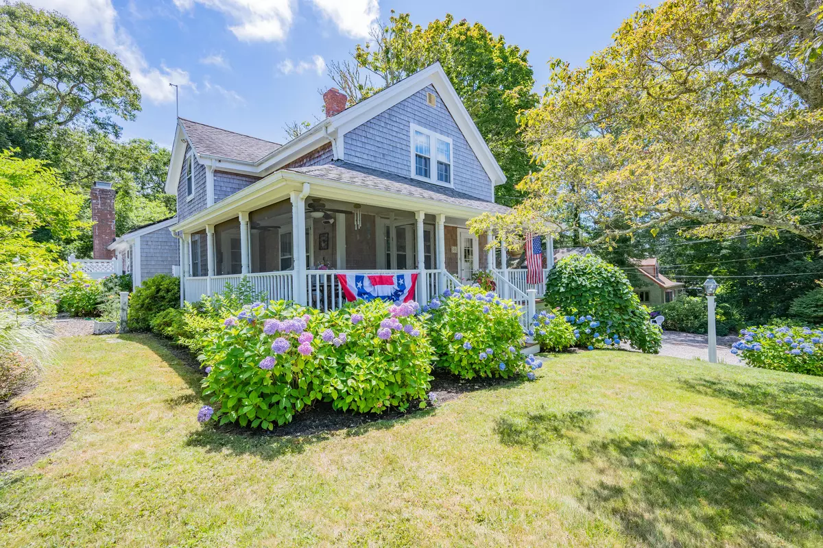 Cotuit, MA 02635,181 School Street