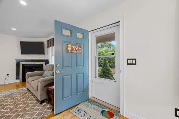 East Falmouth, MA 02536,56 Carriage Shop Road #4U