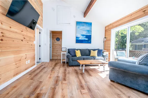 Wellfleet, MA 02667,60 Long Avenue #E
