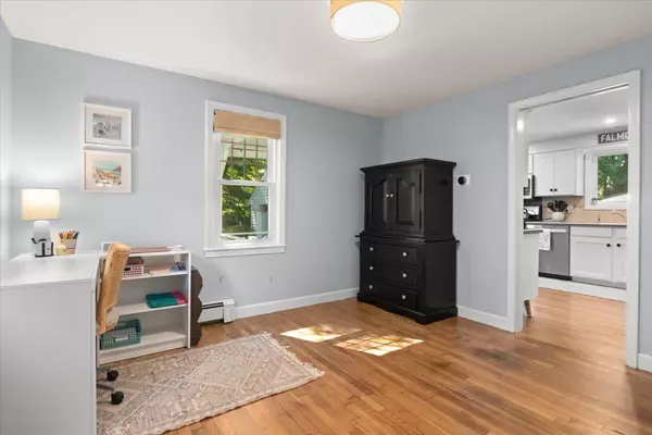 North Falmouth, MA 02556,40 N North Hill Drive