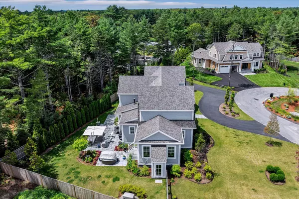 Mashpee, MA 02649,14 Willow Circle