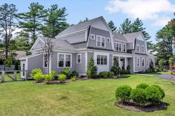Mashpee, MA 02649,14 Willow Circle