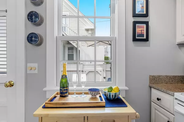 Provincetown, MA 02657,9 Dyer Street #UD