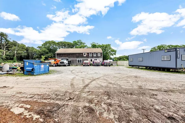 Wellfleet, MA 02667,1562 STATE HWY RTE 6 Highway