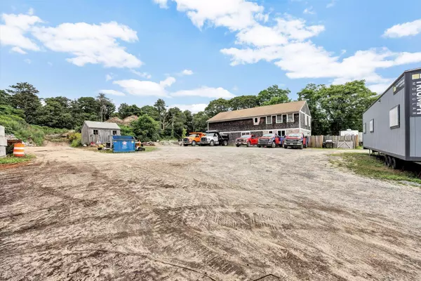 Wellfleet, MA 02667,1562 STATE HWY RTE 6 Highway