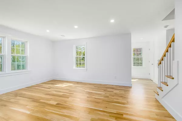 Falmouth, MA 02540,176 Palmer Ave #Unit 1