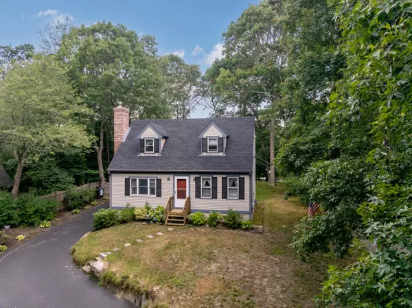Mashpee, MA 02649,28 Cranberry Avenue