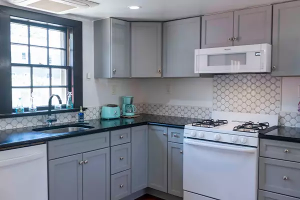 West Yarmouth, MA 02673,13 Webster Road