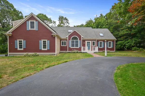Cotuit, MA 02635,39 Forest Hills Road