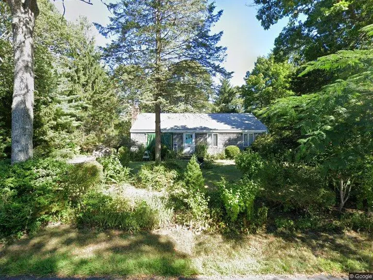 Hyannis, MA 02601,52 Mary Alice Lane