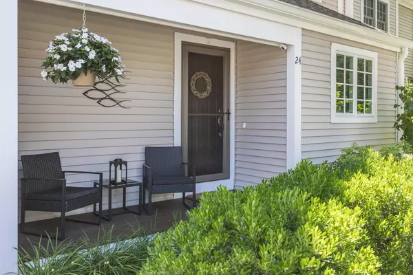 Mashpee, MA 02649,24 Hampton Court