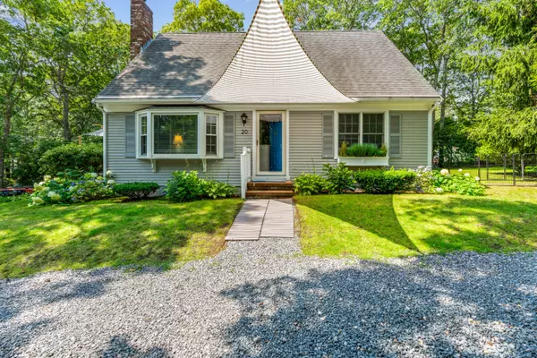 Mashpee, MA 02649,20 Monahansett Road