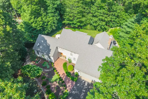 Falmouth, MA 02540,66 Clear Pond Road