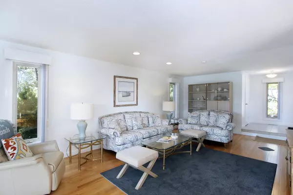 Mashpee, MA 02649,386 Mashpee Neck Road