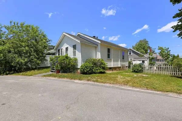 Wareham, MA 02571,8 Woodland Circle