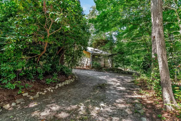 Woods Hole, MA 02543,29 Wilson Road