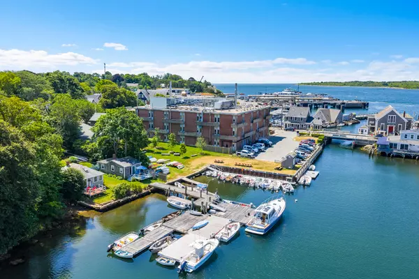 Woods Hole, MA 02543,14 School Street