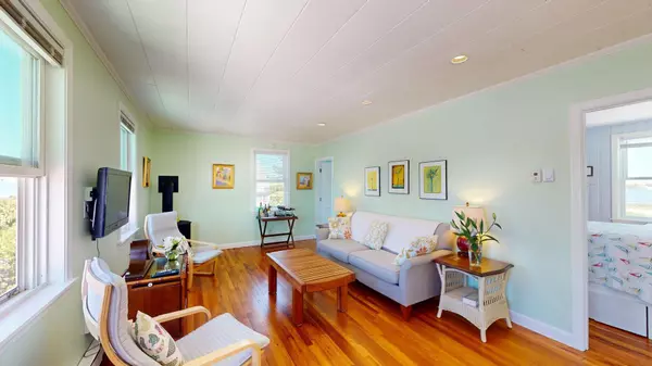 Truro, MA 02666,525 Shore Road #6