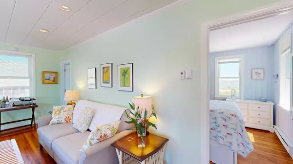 Truro, MA 02666,525 Shore Road #6