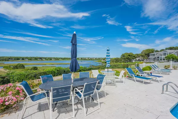 Chatham, MA 02633,44 Buena Vista Road