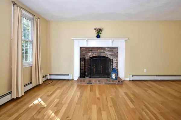 Sandwich, MA 02563,43 Christopher Hollow Road