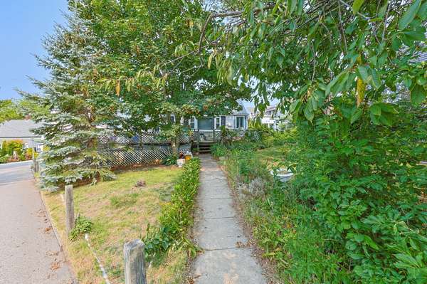27 Mechanic Street, Provincetown, MA 02657