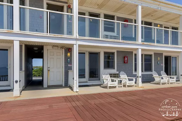 Truro, MA 02666,496 Shore Road #3