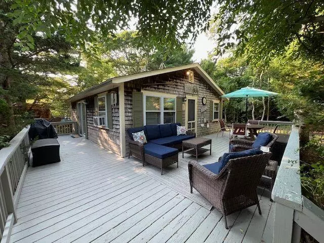 Oak Bluffs, MA 02557,60 -R Carol Lane