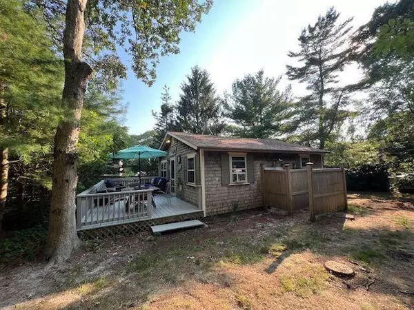 Oak Bluffs, MA 02557,60 -R Carol Lane