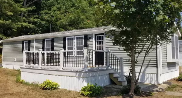 15 1st Street #15, Bourne, MA 02532