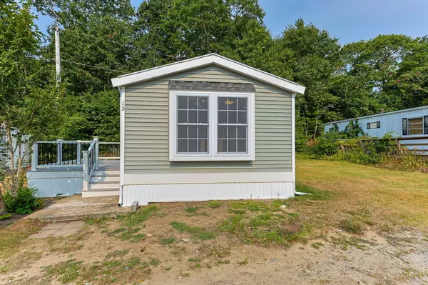 15 1st Street #15, Bourne, MA 02532