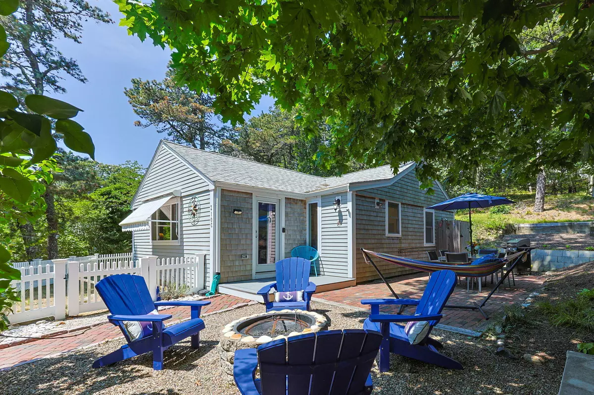 Wellfleet, MA 02667,210 Chequessett Neck Road #C