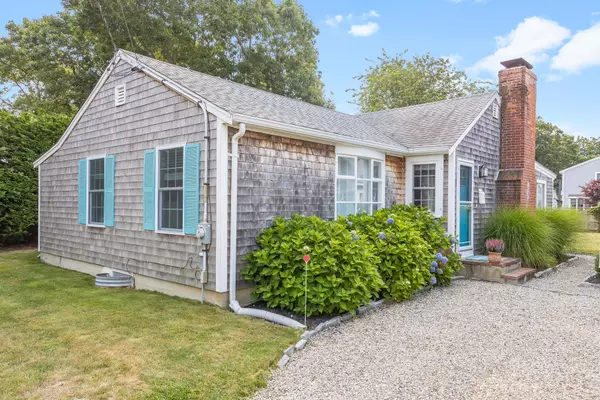 Falmouth, MA 02540,9 Ginwal Street