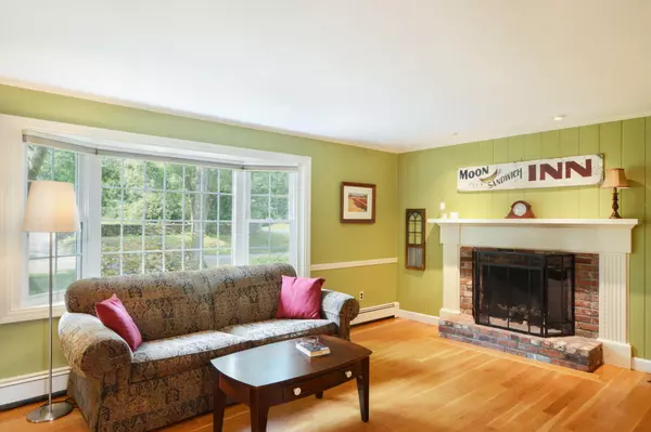 Sandwich, MA 02563,1 Surrey Lane