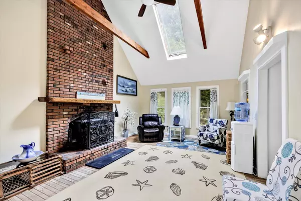 Hatchville, MA 02536,47 Galleon Drive